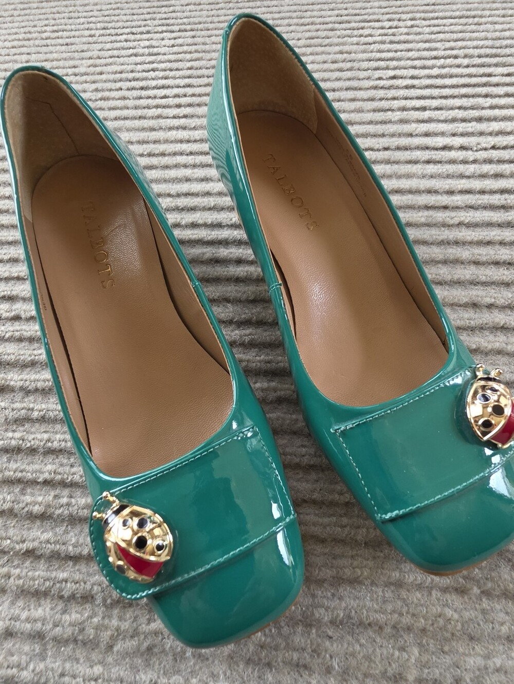 Green Patent Leather Pumps Heels Ladybug Charm Casual Office Old Money Talbots 5